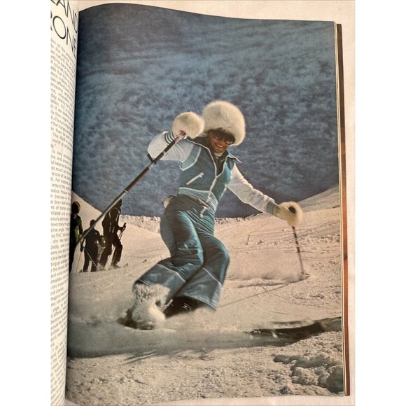 BRITISH VOGUE - December 1975 - Picture 4 of 16